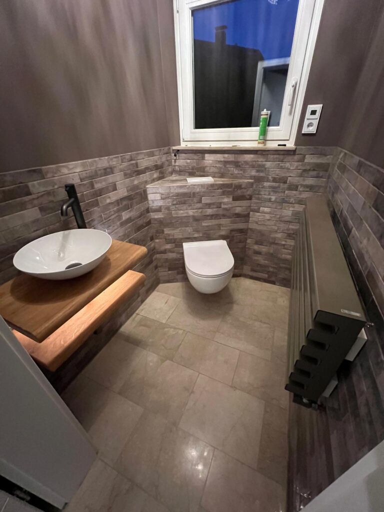 Modernisiertes Badezimmer in Bruchköbel, umgesetzt von BLK Haustechnik
